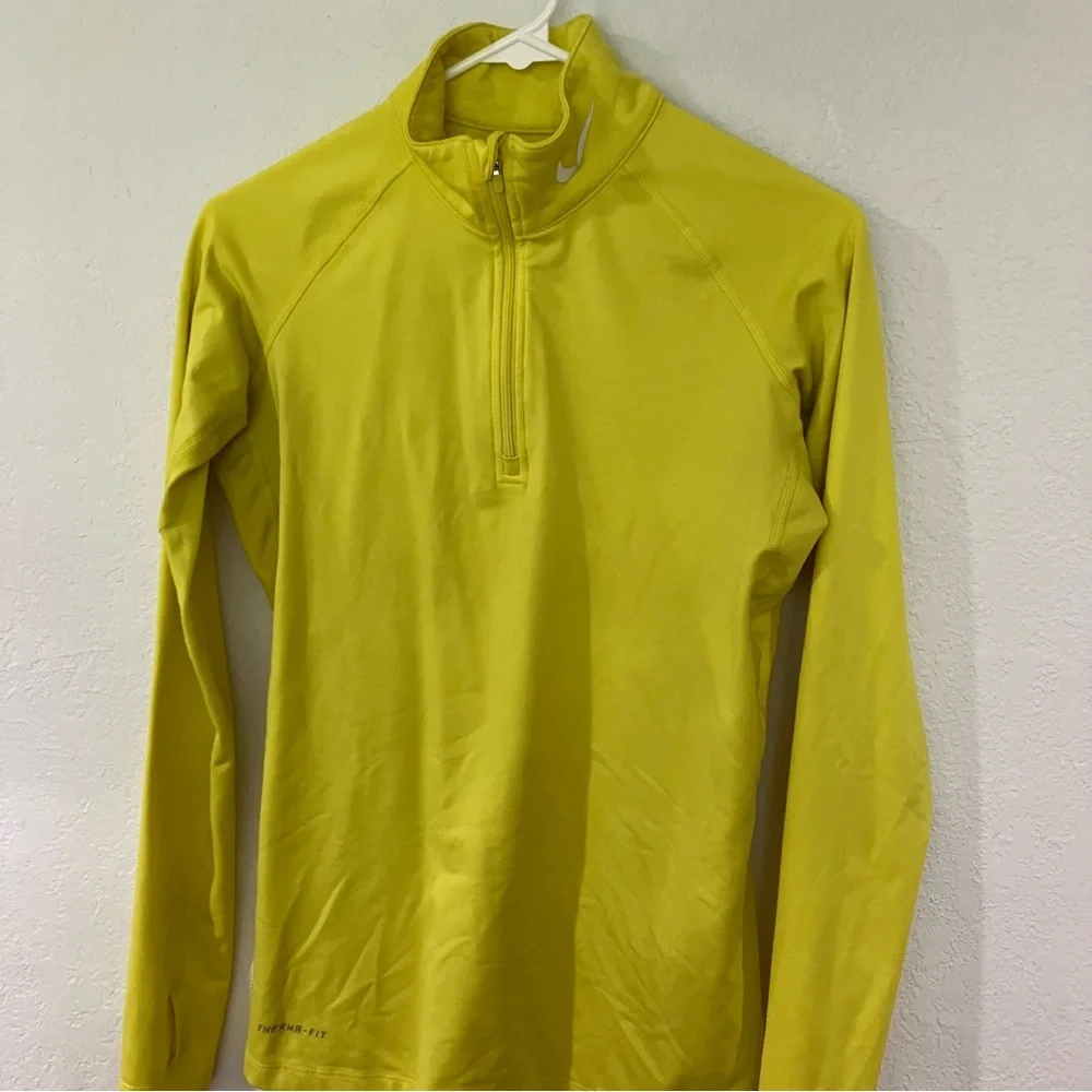 Nike pro combat Women’s Small Yellow pullover long sleeve top running sporty